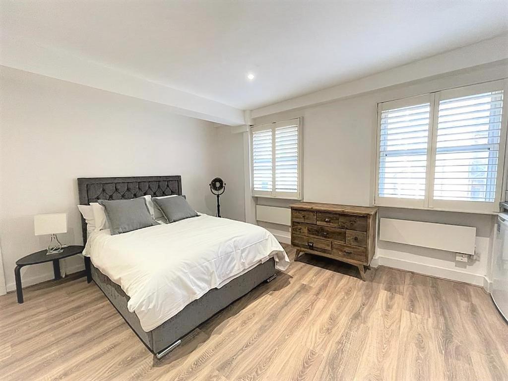 Goodge Street Apartments Лондон Экстерьер фото