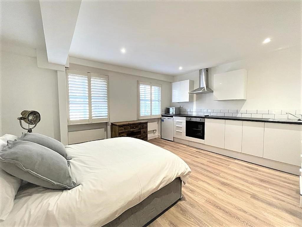 Goodge Street Apartments Лондон Экстерьер фото