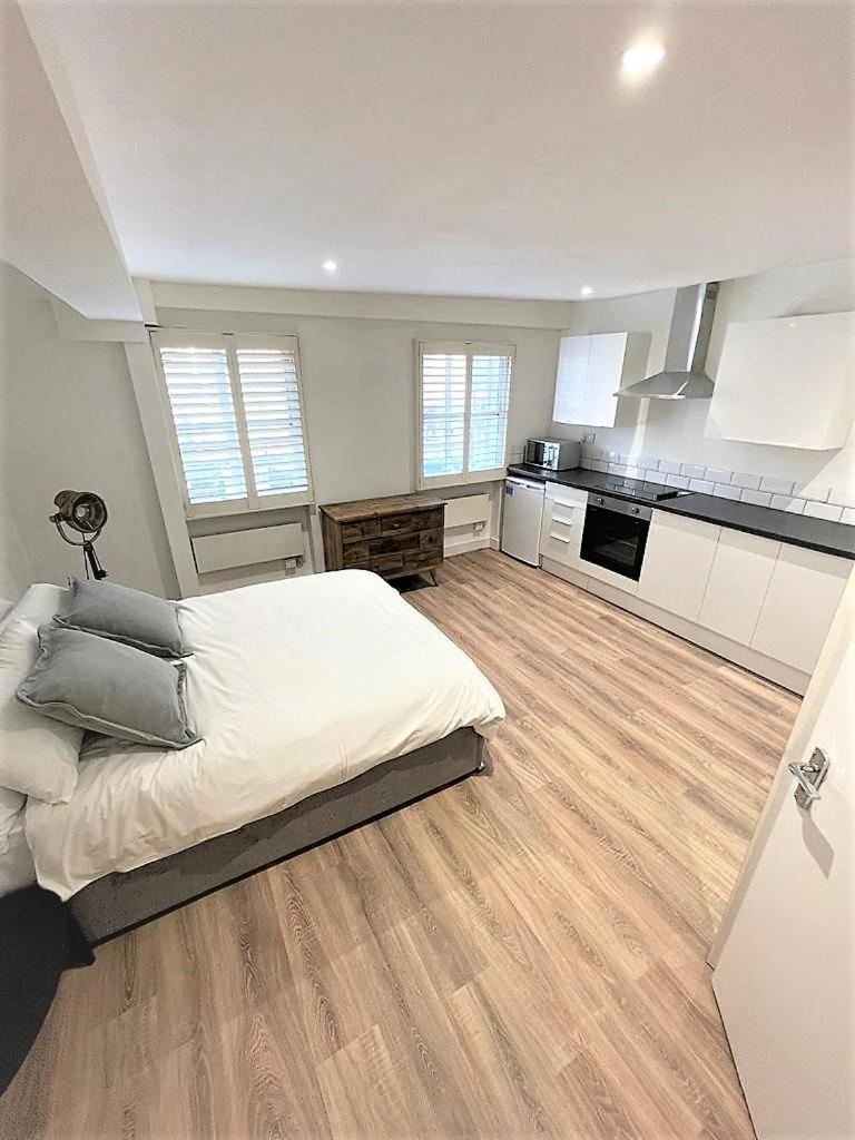 Goodge Street Apartments Лондон Экстерьер фото