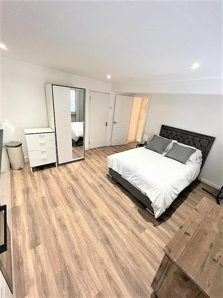 Goodge Street Apartments Лондон Экстерьер фото