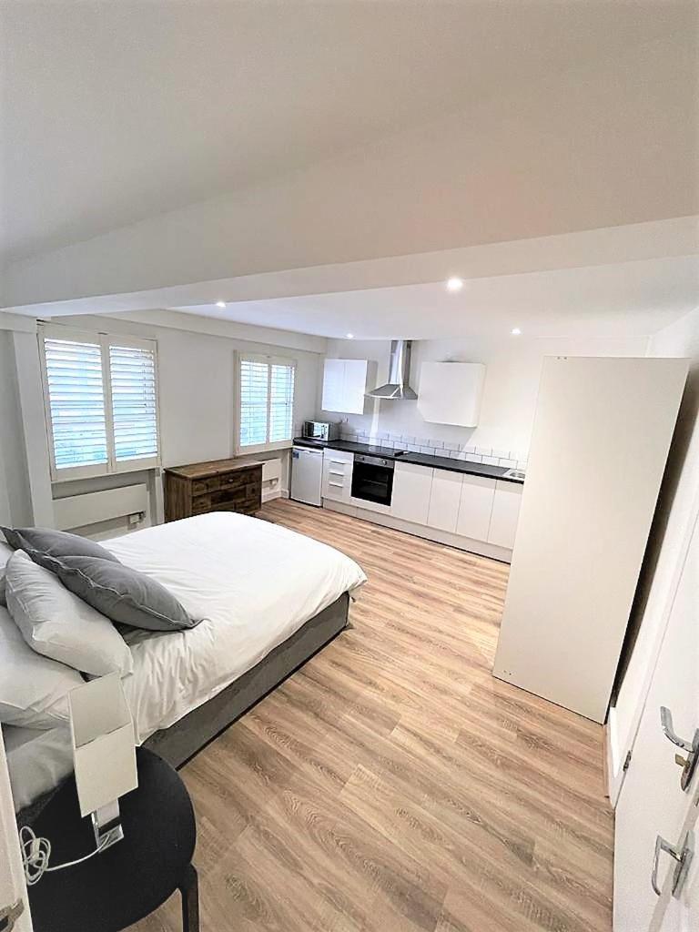 Goodge Street Apartments Лондон Экстерьер фото