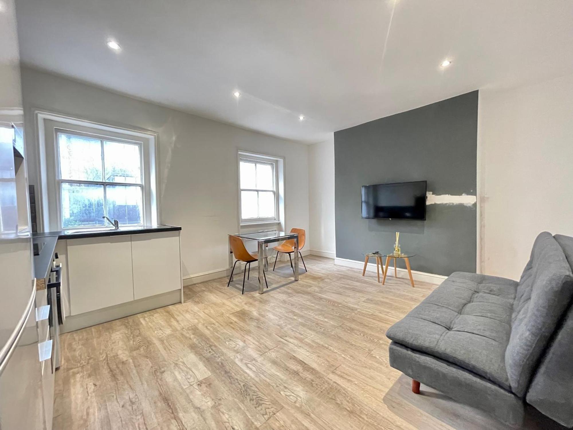Goodge Street Apartments Лондон Экстерьер фото
