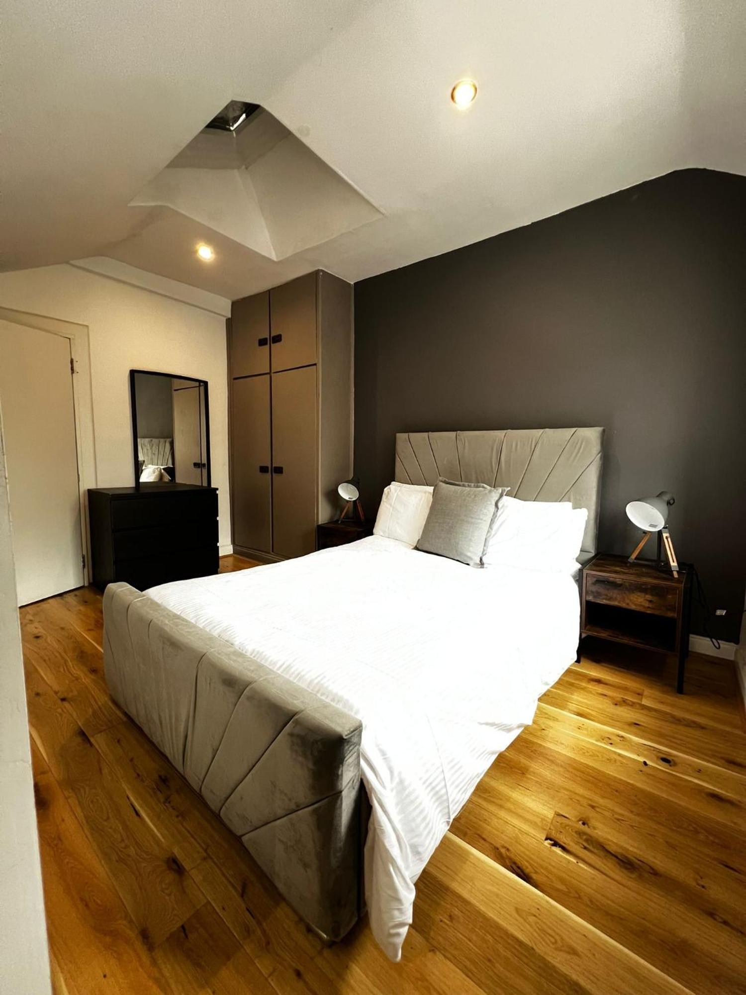 Goodge Street Apartments Лондон Экстерьер фото