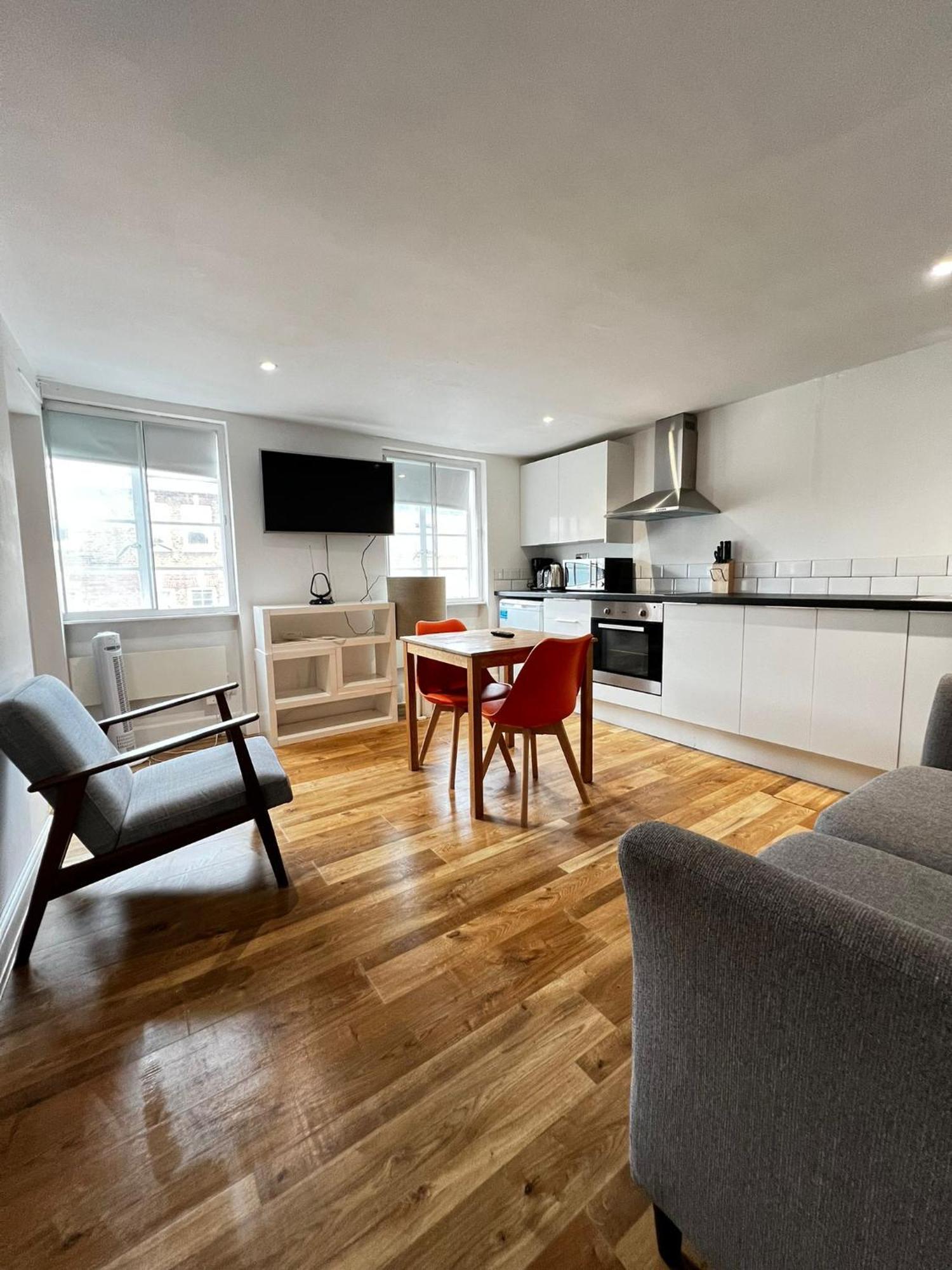 Goodge Street Apartments Лондон Экстерьер фото